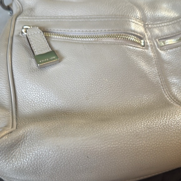 Michael Kors "Layton" Light Gray Pebbled Leather Shoulder Bag Multi Pocket - Picture 6 of 12